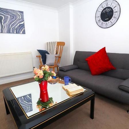 New Sunset Square Eastbourne 2 Bed Apartment, Long Stay Welcome Exterior foto