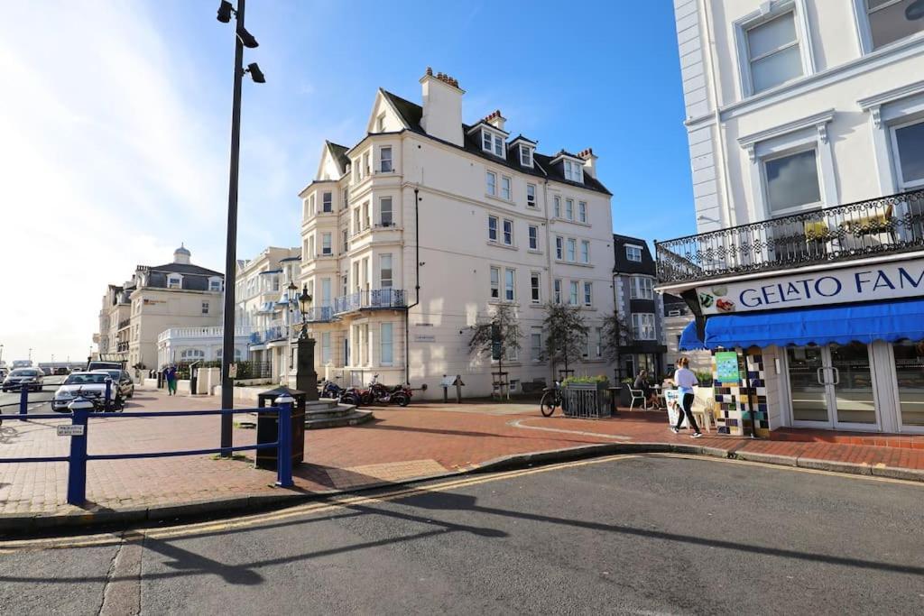 New Sunset Square Eastbourne 2 Bed Apartment, Long Stay Welcome Exterior foto