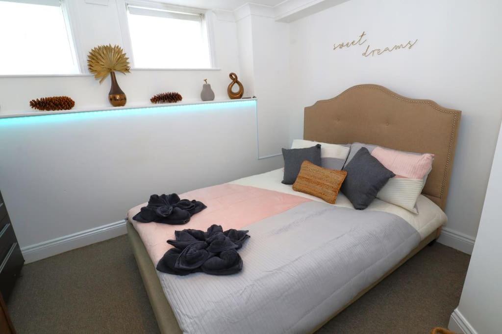 New Sunset Square Eastbourne 2 Bed Apartment, Long Stay Welcome Exterior foto