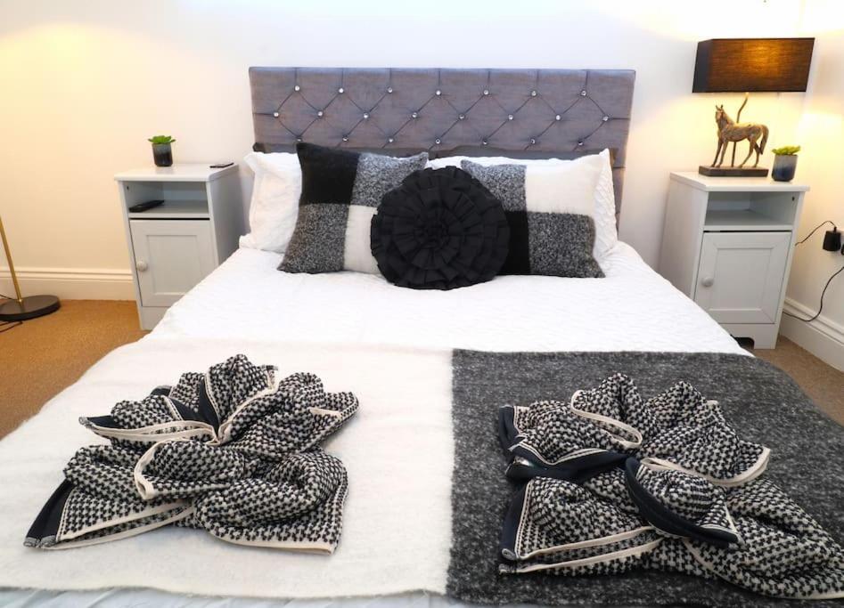New Sunset Square Eastbourne 2 Bed Apartment, Long Stay Welcome Exterior foto