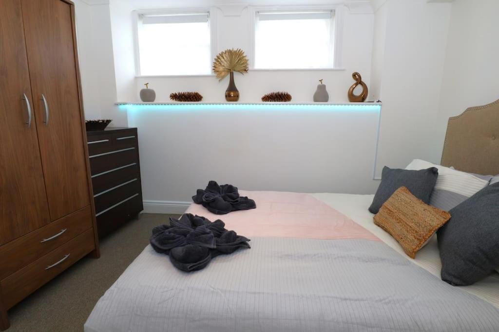 New Sunset Square Eastbourne 2 Bed Apartment, Long Stay Welcome Exterior foto