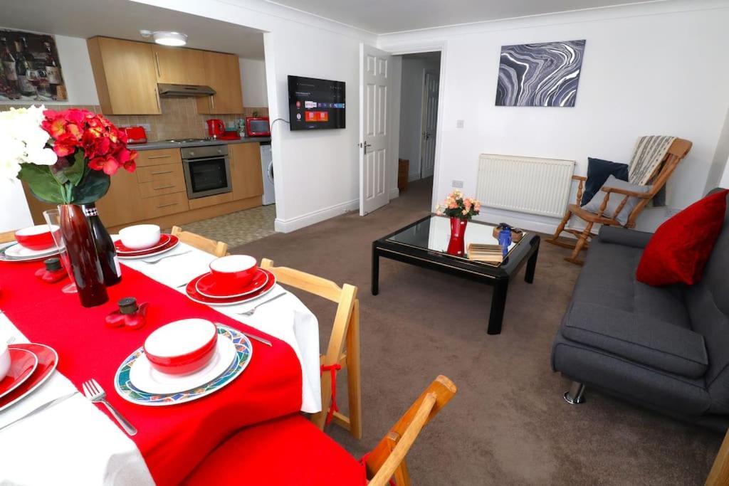 New Sunset Square Eastbourne 2 Bed Apartment, Long Stay Welcome Exterior foto